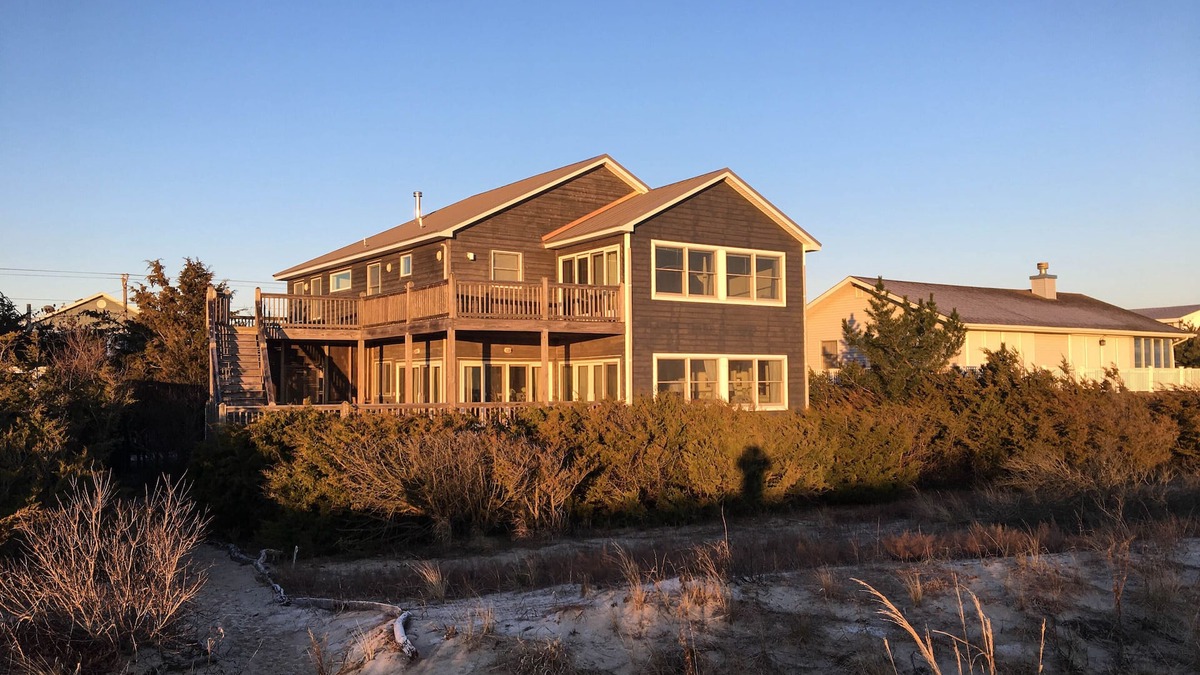 Green Creek House | Grey Gulle On The Beach