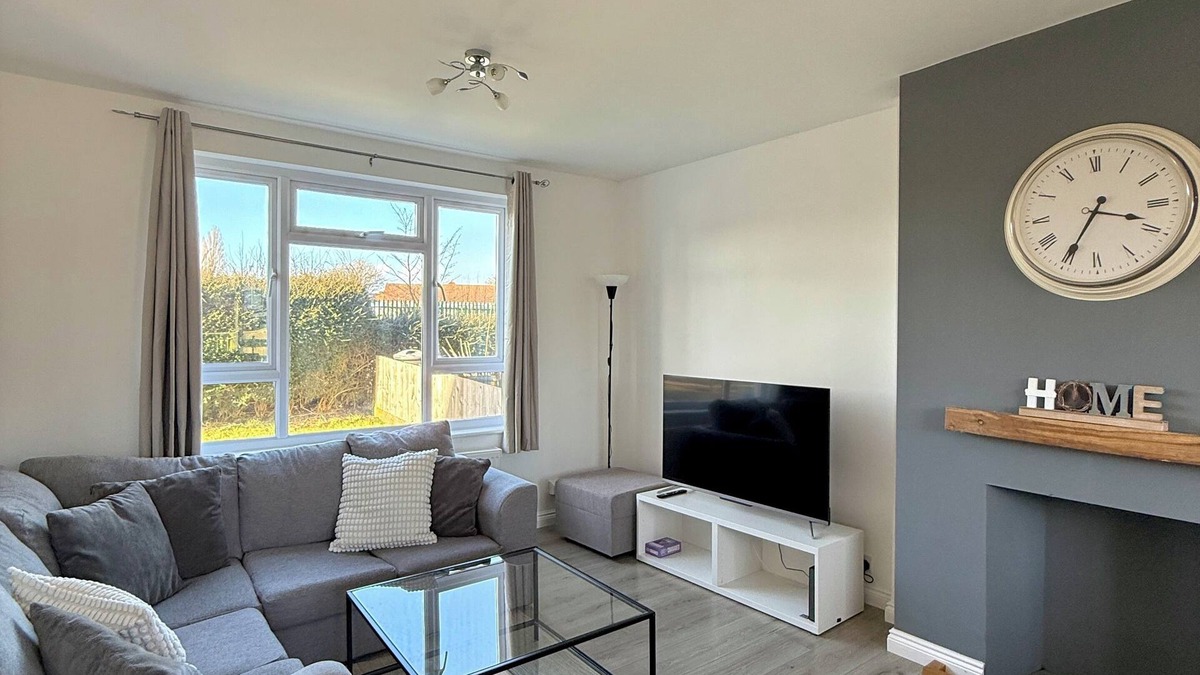 Cribbs Causeway House | Grey Haven - Central & 5 minutes from Southmead Hospital