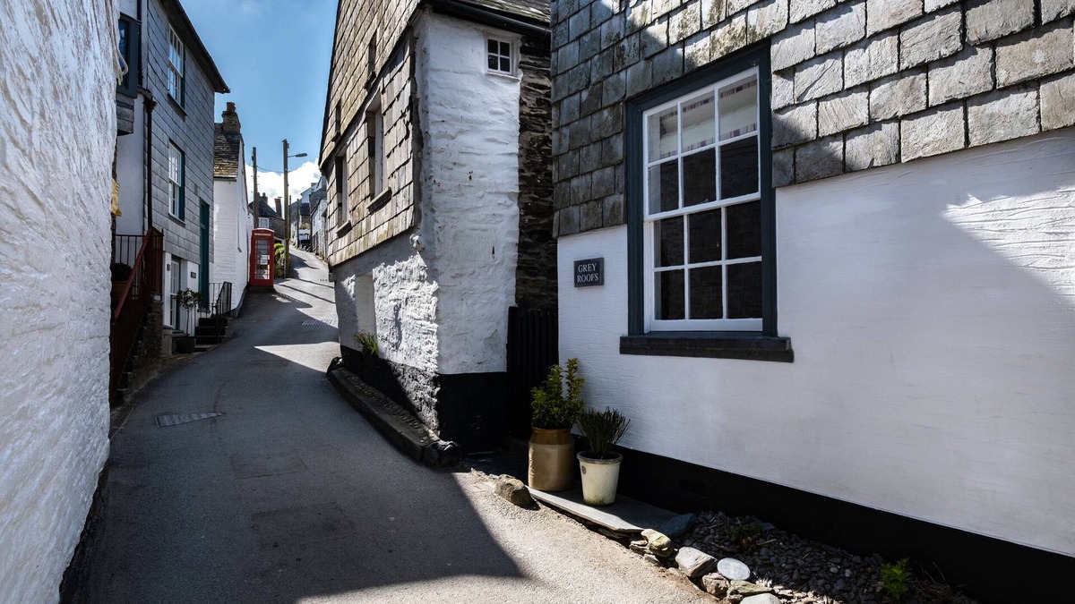 Port Isaac Cottage | GREY ROOFS, pet friendly, character holiday cottage in Port Isaac