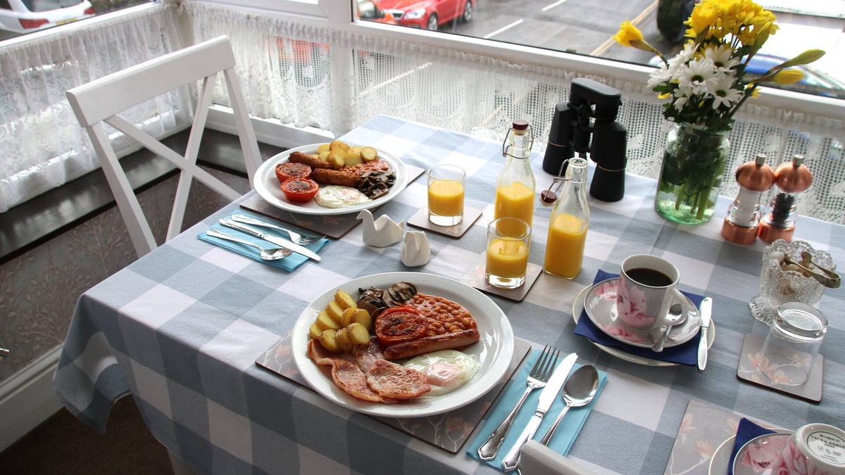 Llandrindod Wells House | Greylands Guest House