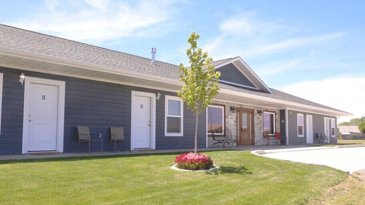 Heyburn House | Greystone Crossing Suite #8