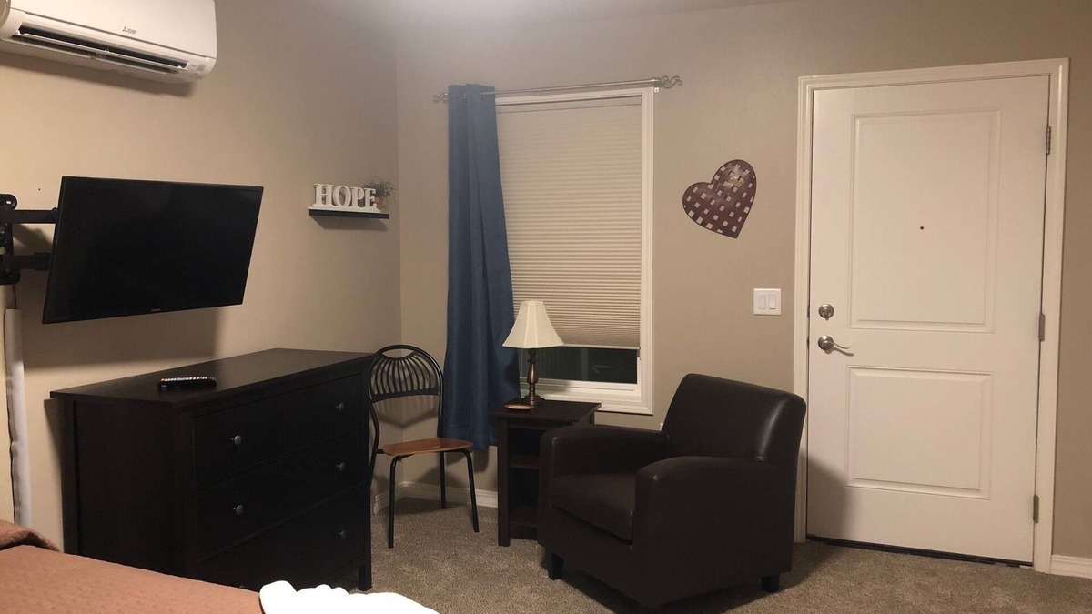 Heyburn House | Greystone Crossing Suite #10