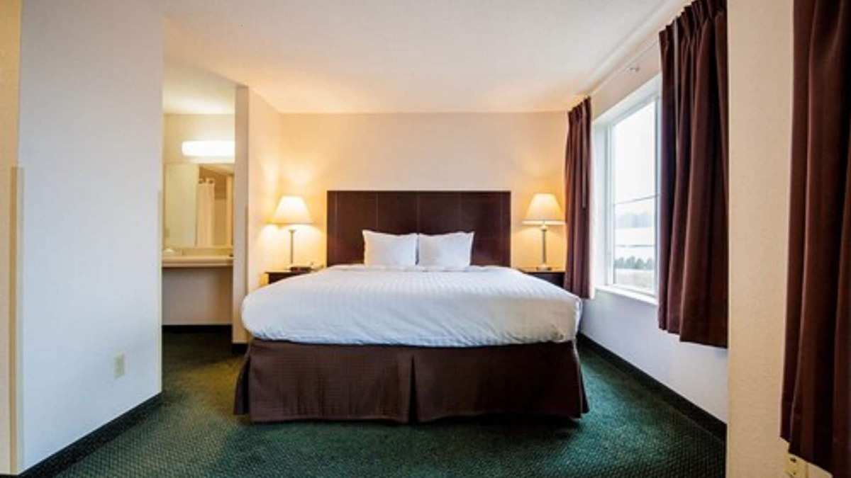 Vance Hotel | Greystone Inn and Suites