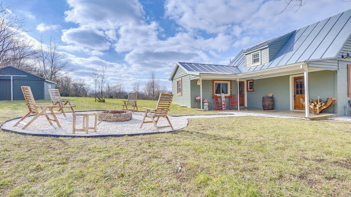 New Market Cottage | Grill & Fire Pit: New Market Getaway on 3-Acres!