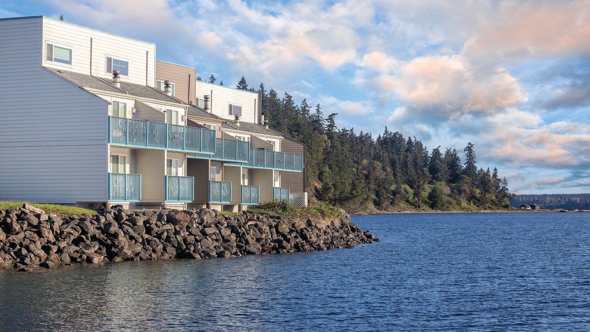 Adelma Beach Resort | Grill up some salmon and look out over the bay!