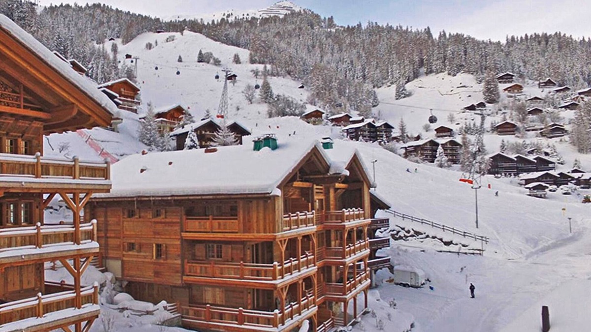 Grimentz Ski Chalet | Grimentz - Superb Penthouse, Best Location, Ski-In/Out, Next To Piste & Village!