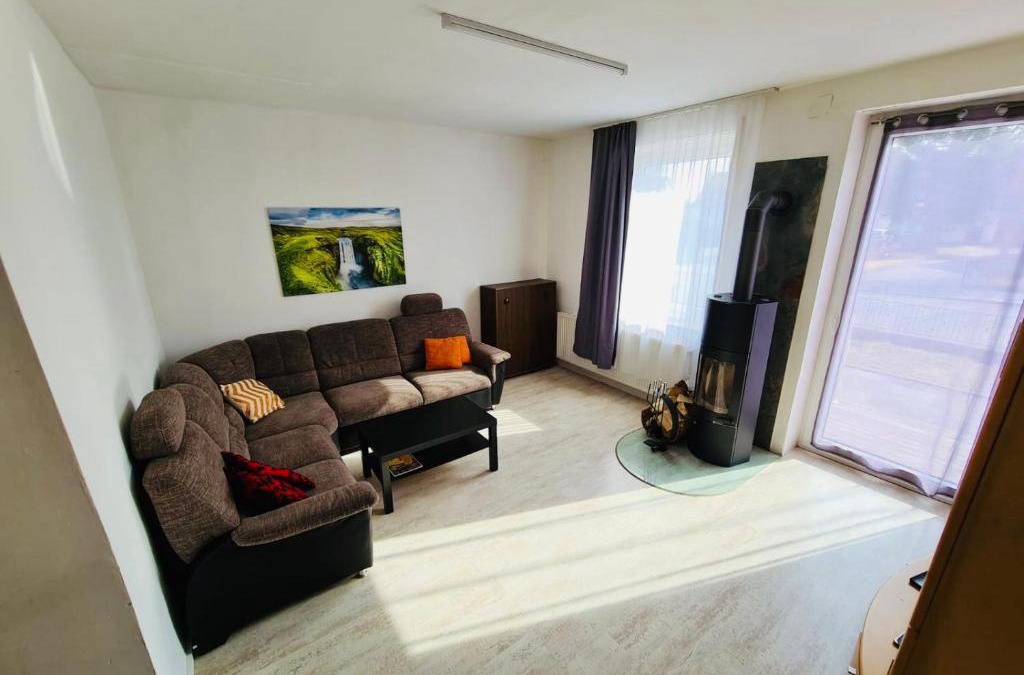 Kaufbeuren Apartment | Großartige 3 Zimmer Ferienwohnung mit Kamin und Garten für 1-6 Personen