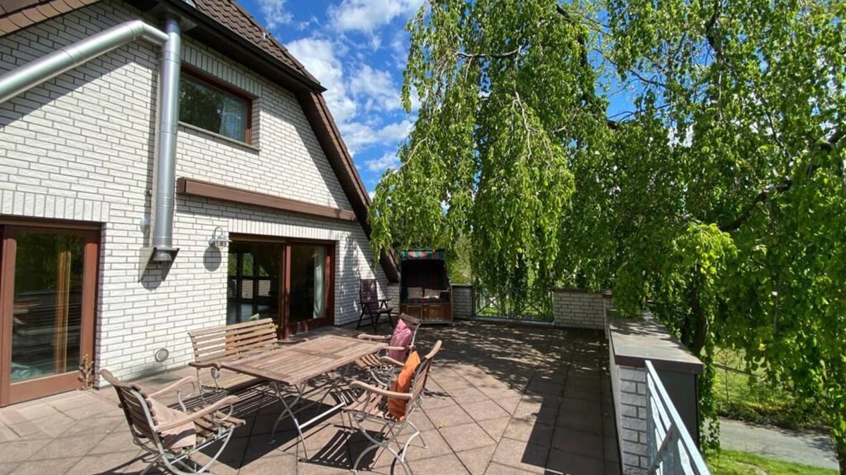 Schloss Holte-Stukenbrock Apartment | Große, Lichtdurchflutete Wohnung mit Dachterrasse und Sauna