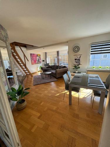 Nord-Holland Apartment | Große helle Maisonette Wohnung im Zentrum