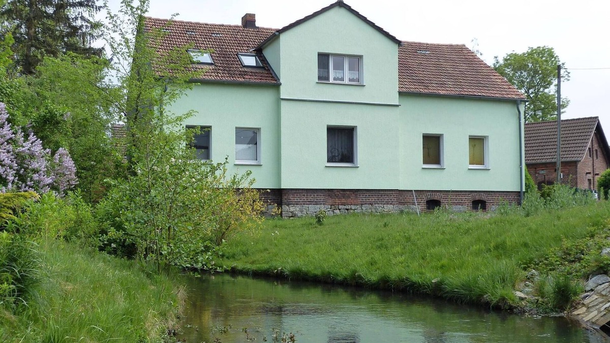 Burg Apartment | Große, Ruhig Gelegene Ferienwohnung, Direkt an Einem Kleinen Spreewaldfließ