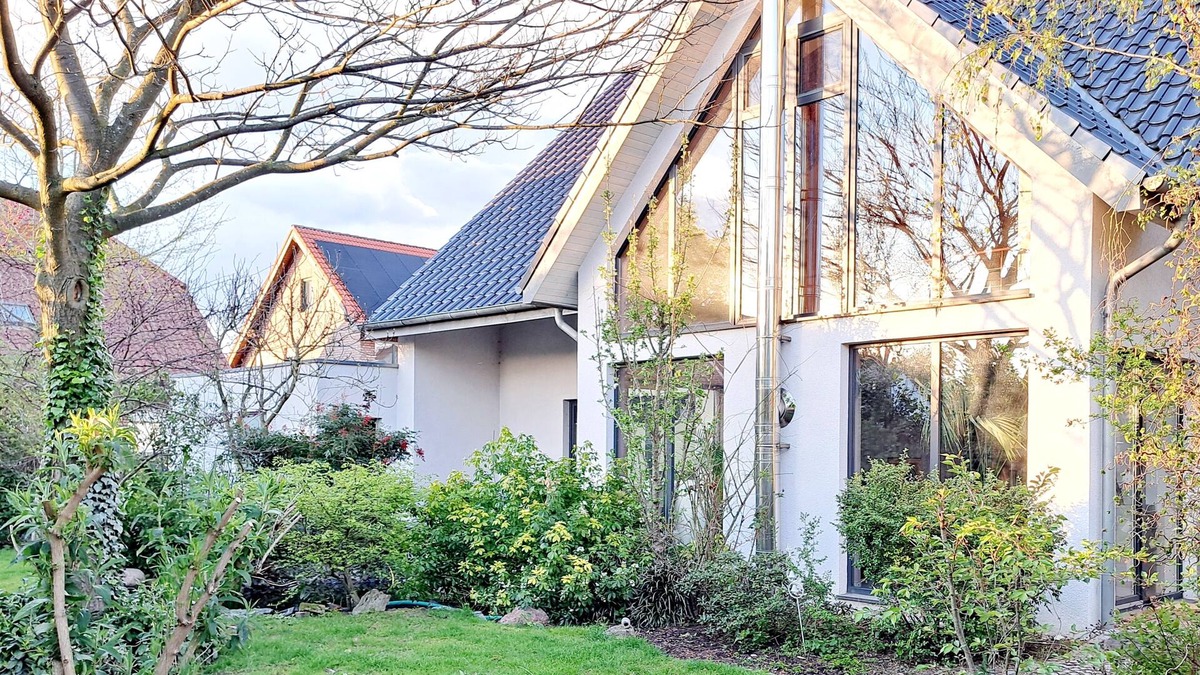 Rheinberg Villa | Großzügiges Architektenhaus am Niederrhein