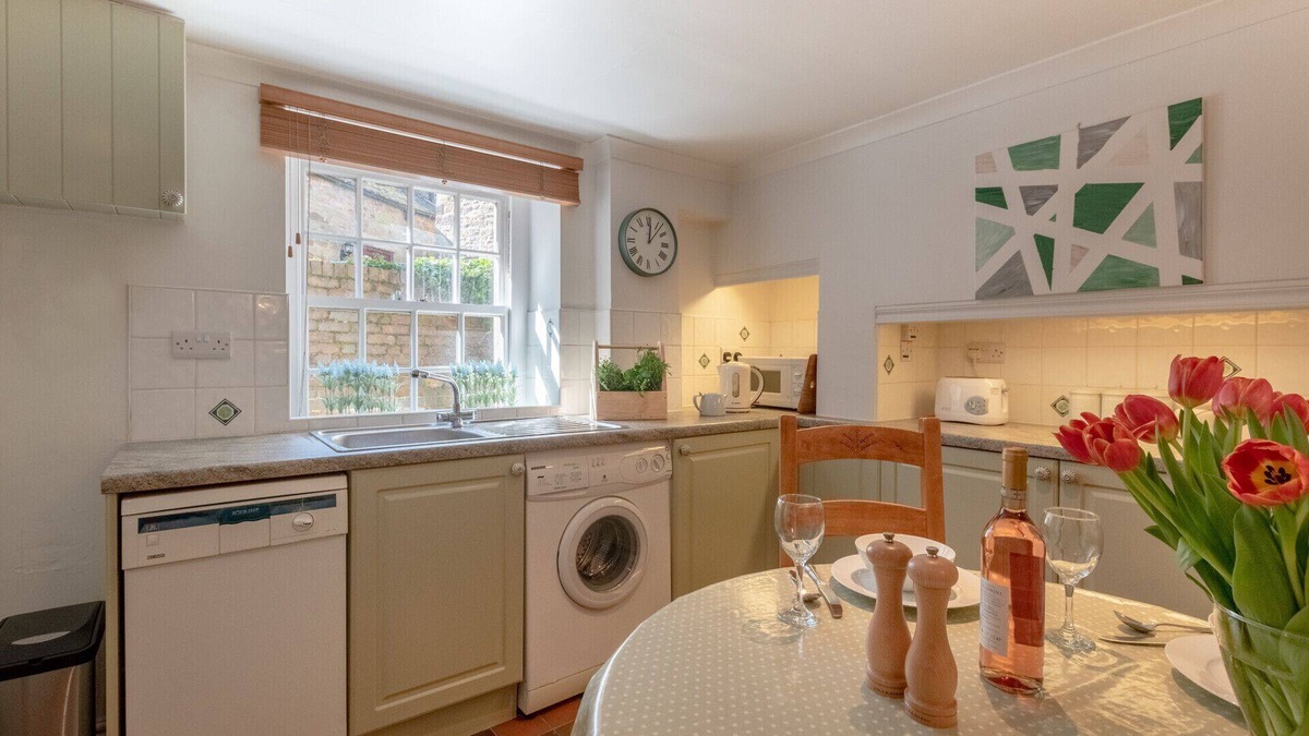 Longnor House | Grocers Cottage - One Bedroom House, Sleeps 2
