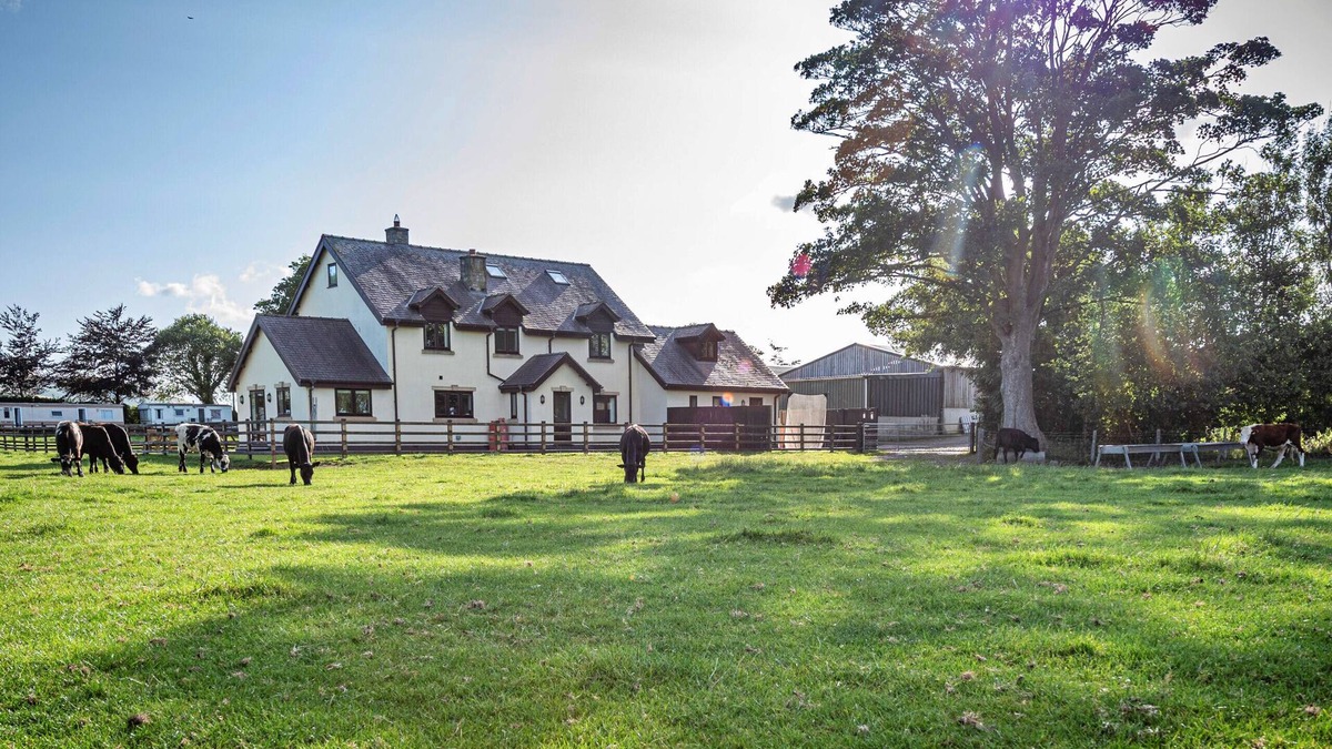 Holywell Villa | Groes Faen Bach Farmhouse