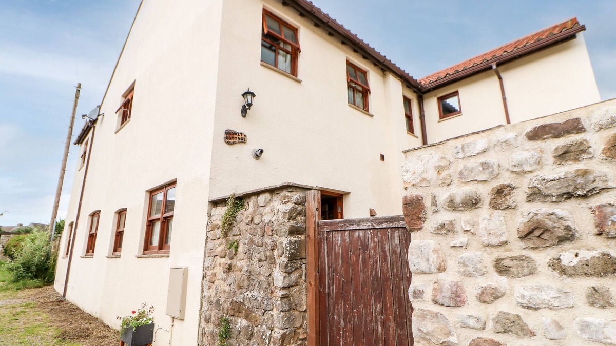 Masham Cottage | GROMIT COTTAGE, pet friendly, with open fire in Masham