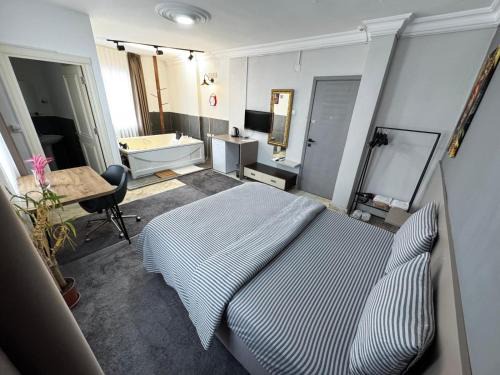 Yenisehir Hotel | Grond Konaklama Mersin