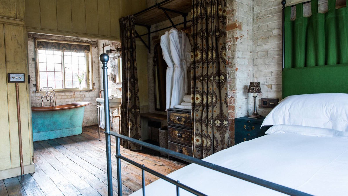 Wimborne Saint Giles Cottage | Grooms Cottage - Tack Room