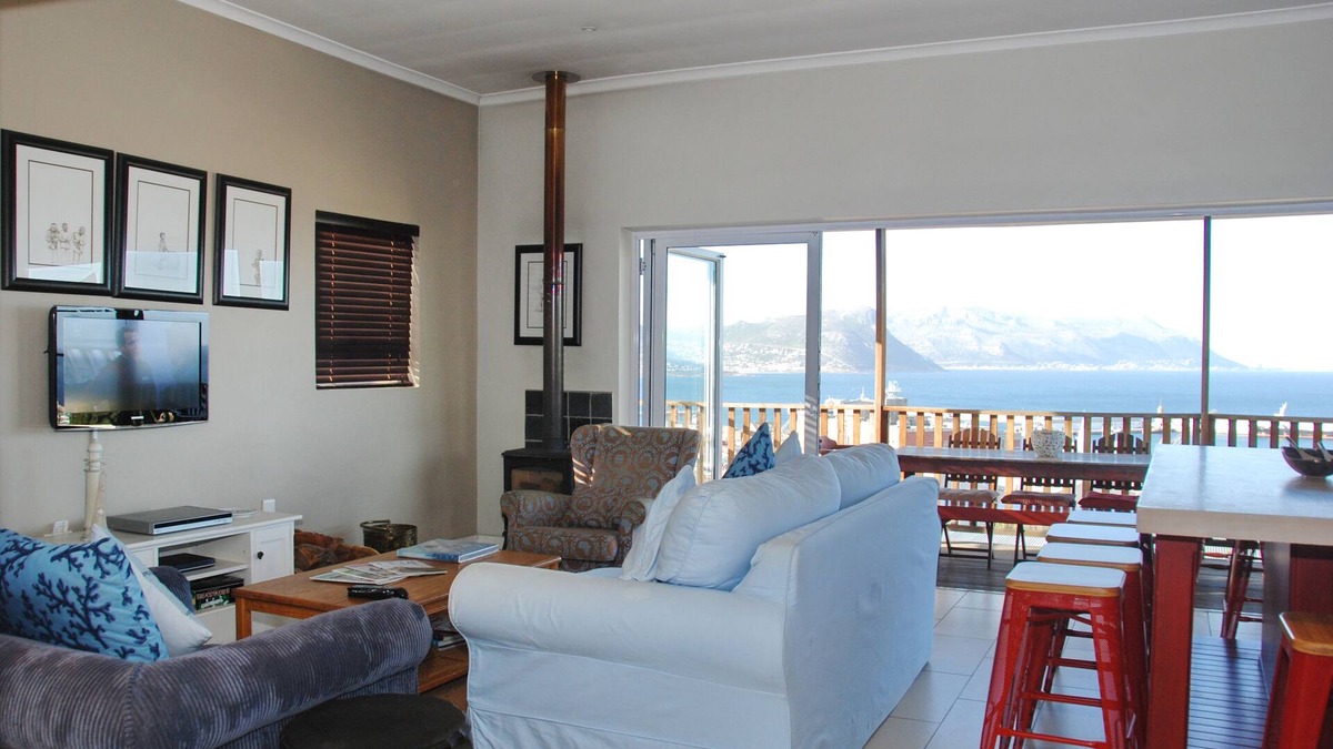 Simon's Town House | Grosvenor Villa - Tranquility at the Sea