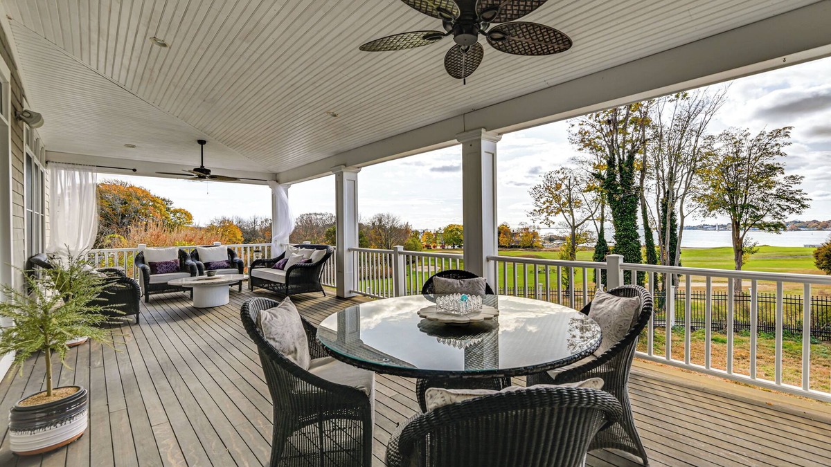 Groton House | Groton Home < 1 Mi to Beach on Long Island Sound!