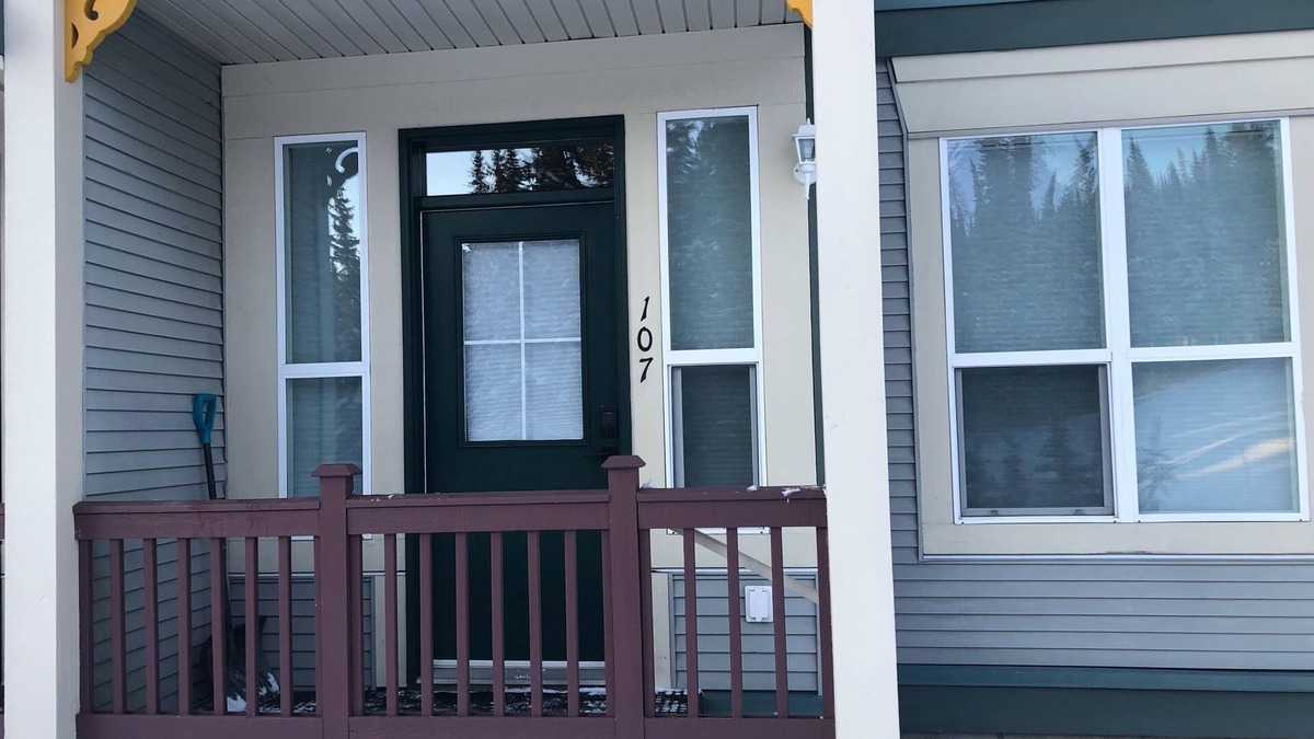 Silver Star Mountain Condo | Ground Floor Condo at Creekside - pet friendly, ski-in/out, large mudroom.