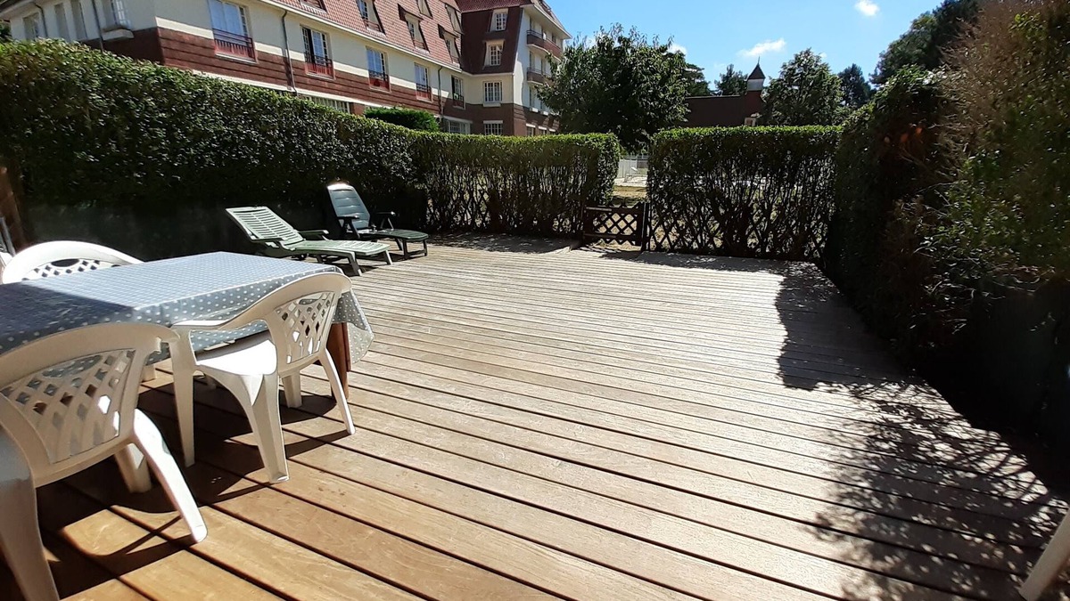 Condette Apartment | Ground floor apartment with terrace & heated pool