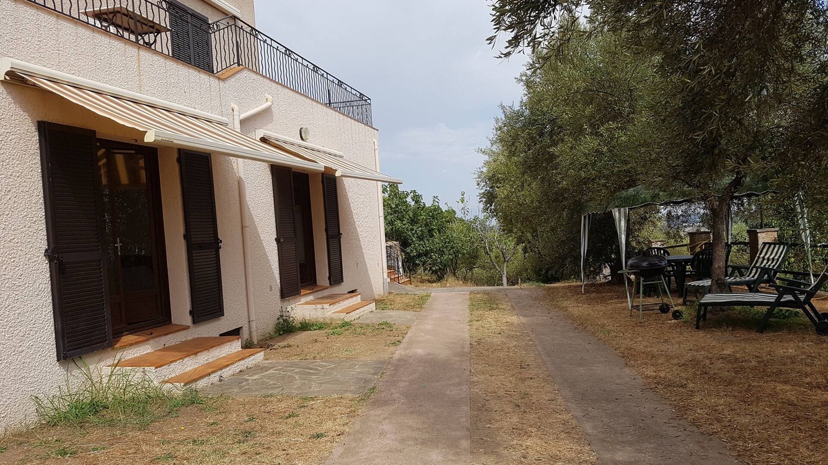 Taglio-Isolaccio Apartment | Ground floor apartment, sea view, large quiet property