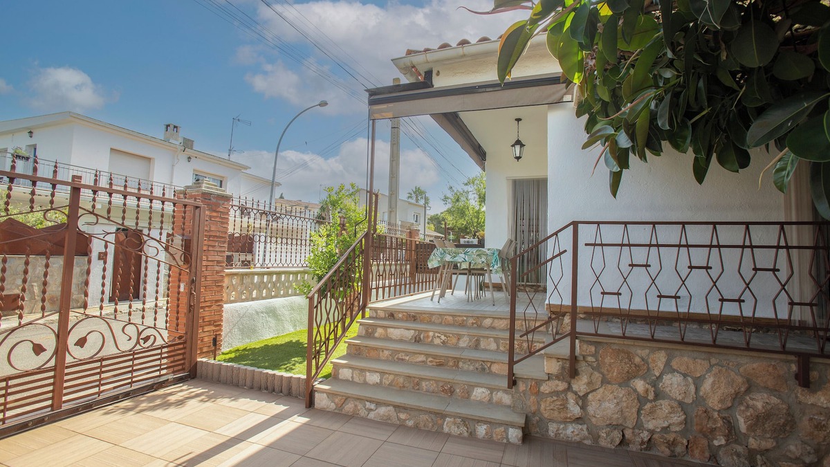 Torredembarra House | GROUND FLOOR APARTMENT TORREDEMBARRA URB.BABILONIA