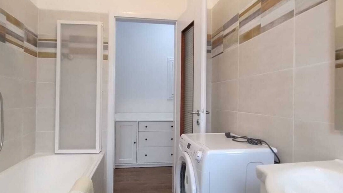 Vidiciatico House | Ground floor apartment with garden and porch