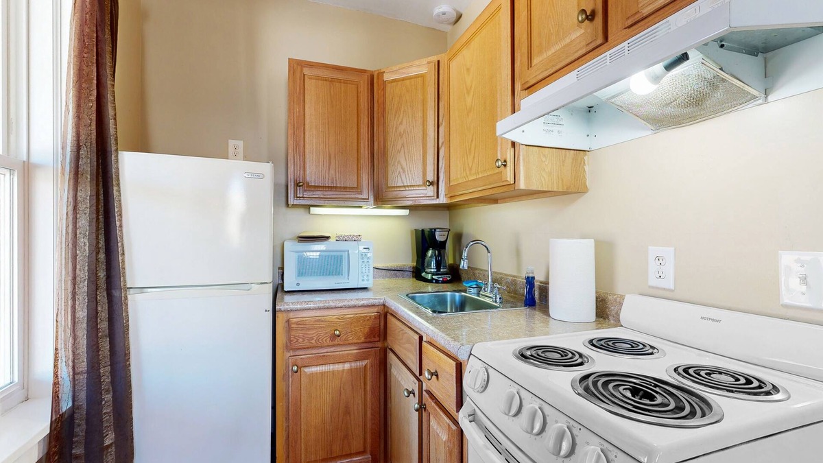 Naturita House | Ground-floor aparthotel with patio, grill, volleyball, mtn views