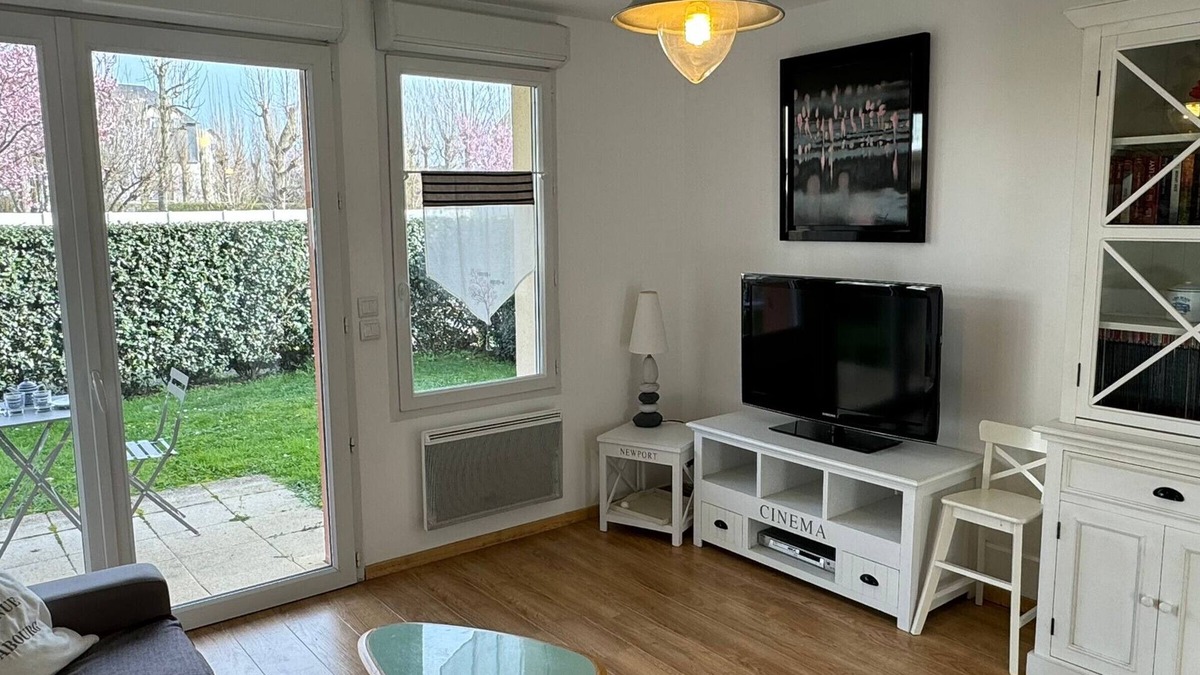 Cabourg Apartment | Ground Floor Apartment Near Beach and Center, 1 Bedroom, Garden, Parking, Wifi