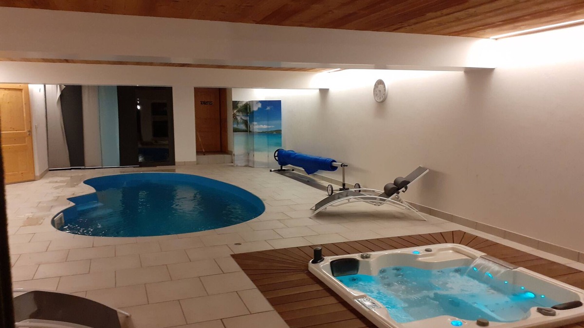 Serraval Apartment | Ground floor apartment of the chalet CRES with swimming pool - jacuzzi
