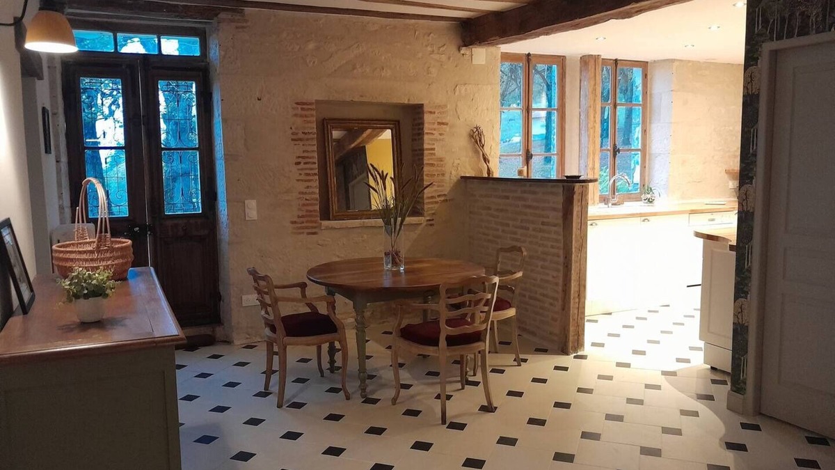 Parigny-les-Vaux Apartment | Ground-floor château apartment, view side
