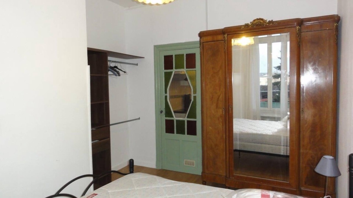 Cote Pavee Apartment | Ground floor charming "arts déco" house 2 bedrooms, living room, kitchen, large garden