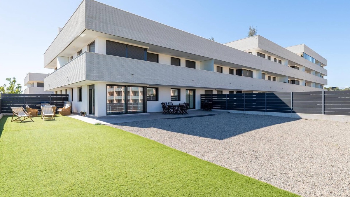 Roques Daurades Apartment | Ground floor with barbecue 1min beach
