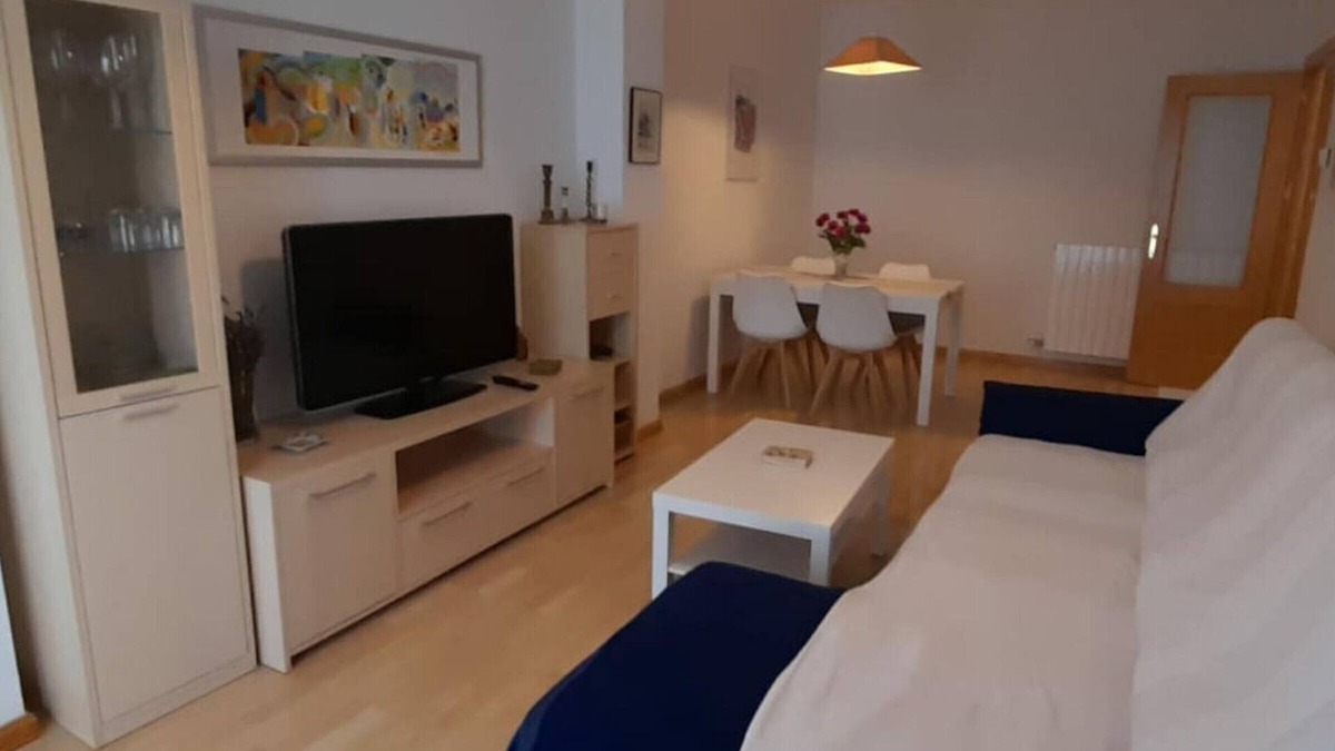 Jaca Apartment | Ground Floor Family Apartment with Pools and Parking in Jaca