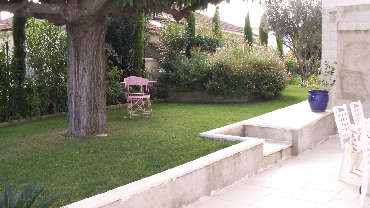 Orange Apartment | Ground floor garden apartment + POOL