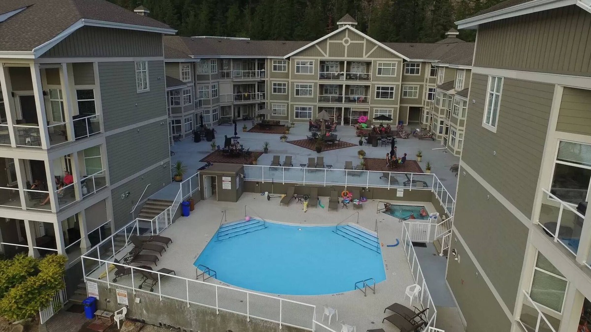 Sicamous Condo | Ground Floor Grandview Shores Condo Mara Lake Waterfront w/Boat Slip