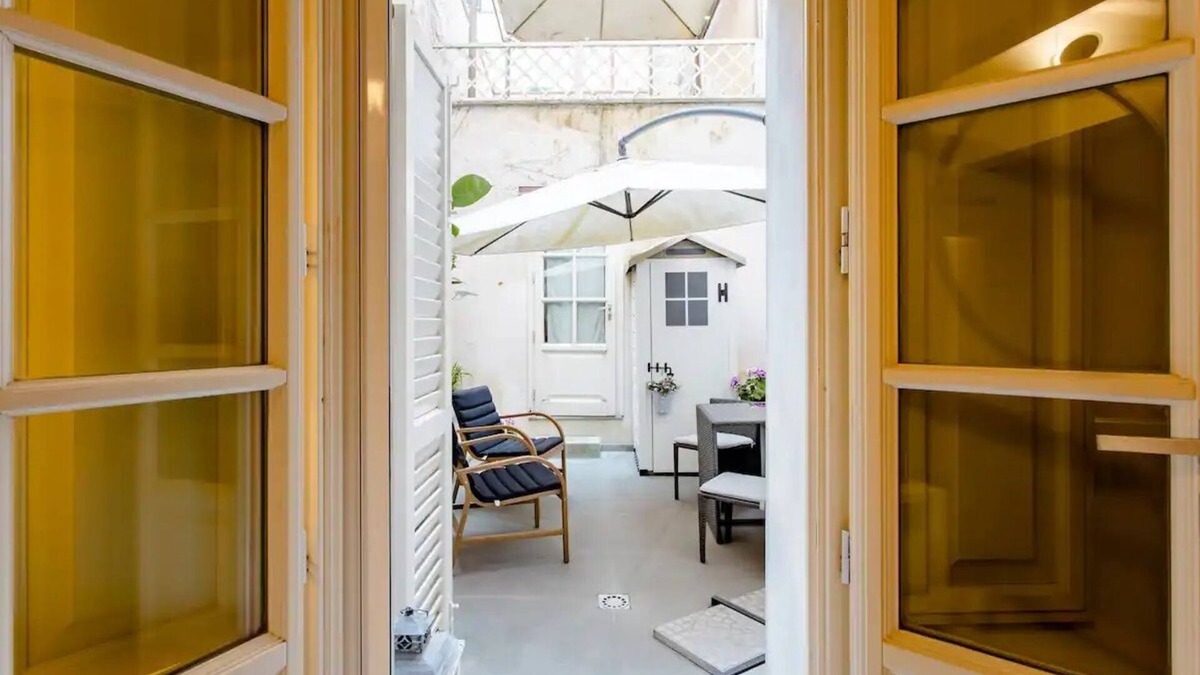 Pisa City Centre House | Ground Floor in Luxury Tower House in the earth of Pisa