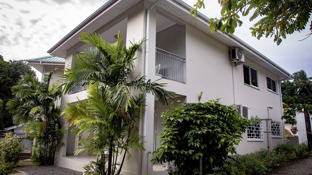Beau Vallon Apartment | Ground Floor large Family size mordern appartment in Beau Vallon area