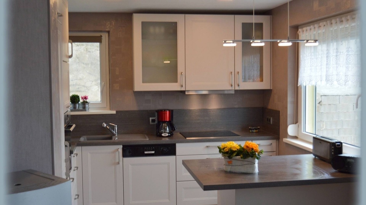 Haegen Apartment | GROUND FLOOR LEVEL IN HOUSE - OWNERS ON 1ST FLOOR