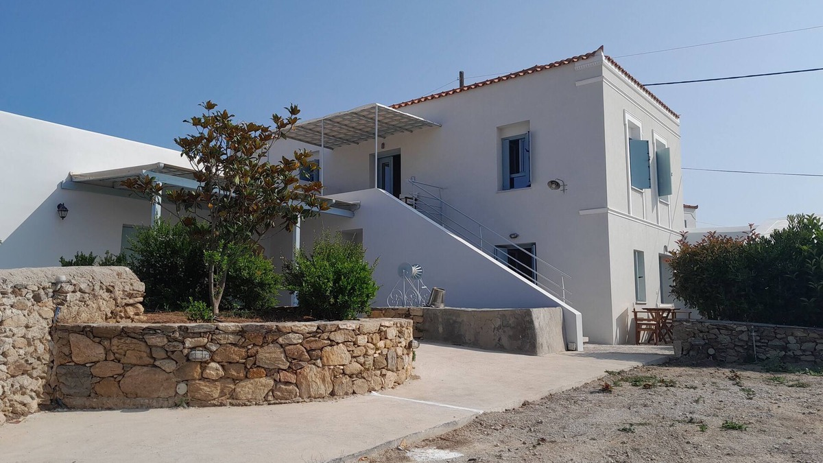 Friligkianika House | GROUND FLOOR MAIRA'S ARCH HOUSE