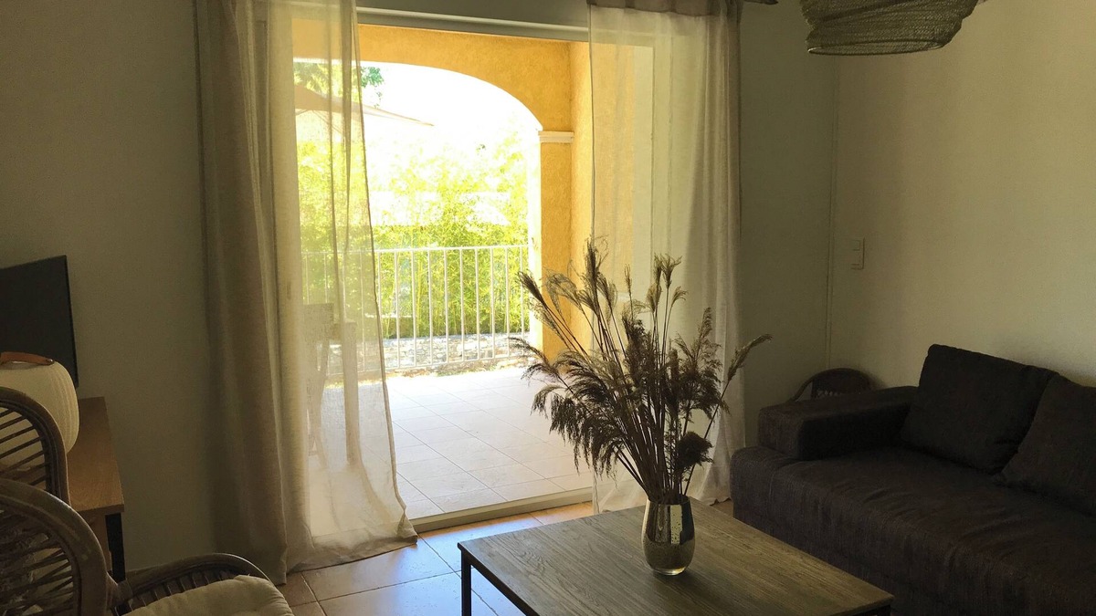 Sorbo-Ocagnano House | Ground floor of a villa with terrace near the beach