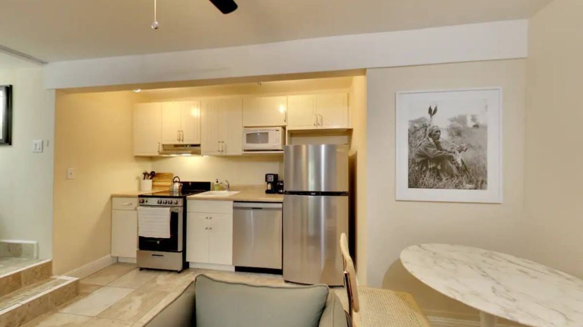 Downtown North Apartment | Ground Floor One Bedroom Unit #3