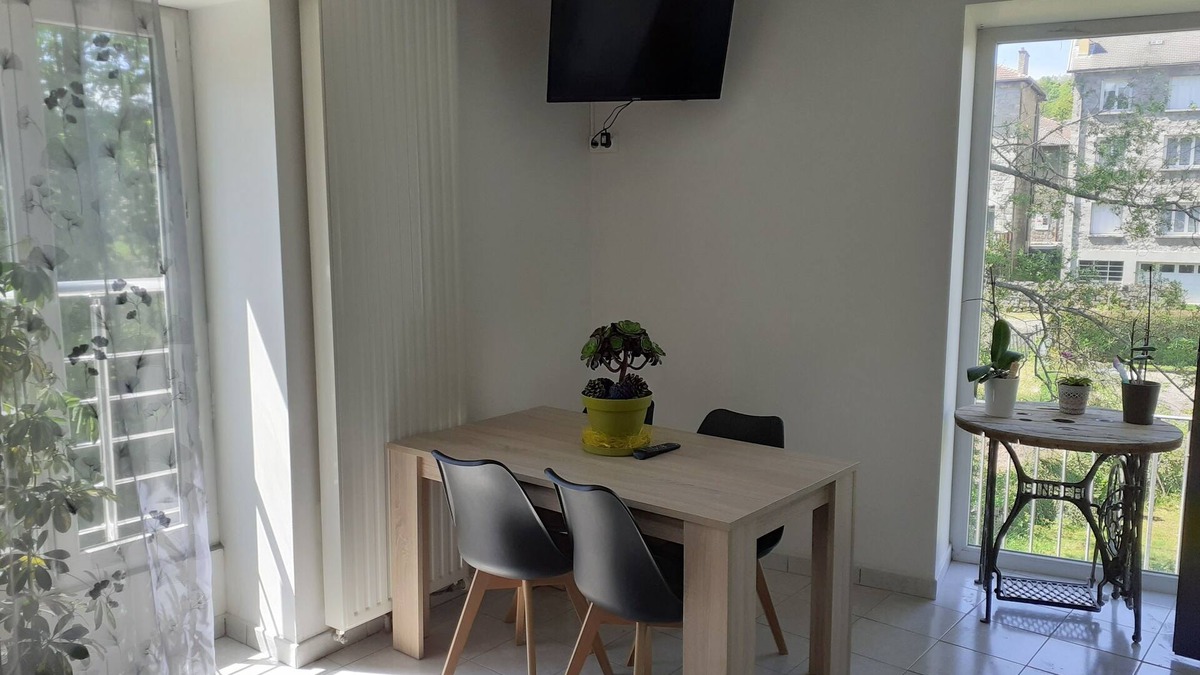 Tence Apartment | Ground floor studio for 2 to 4 people in the center of Tence