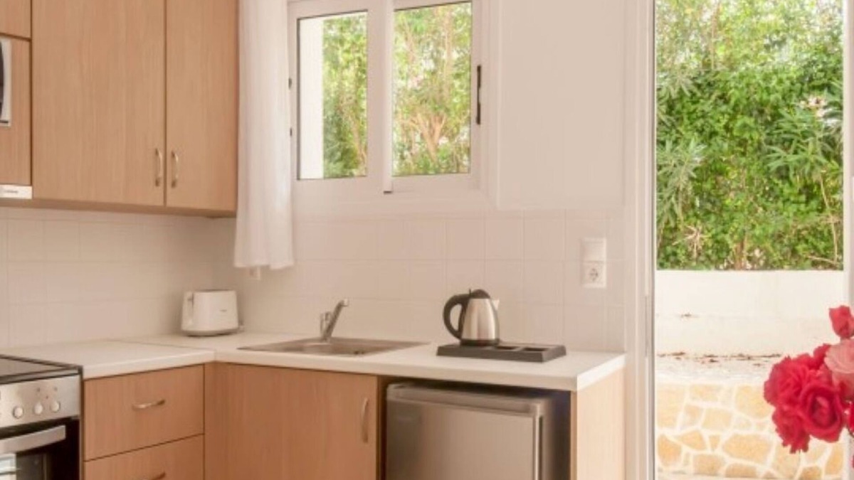 Lassi Apartment | Ground Floor Studio with Sea View (Unit F)