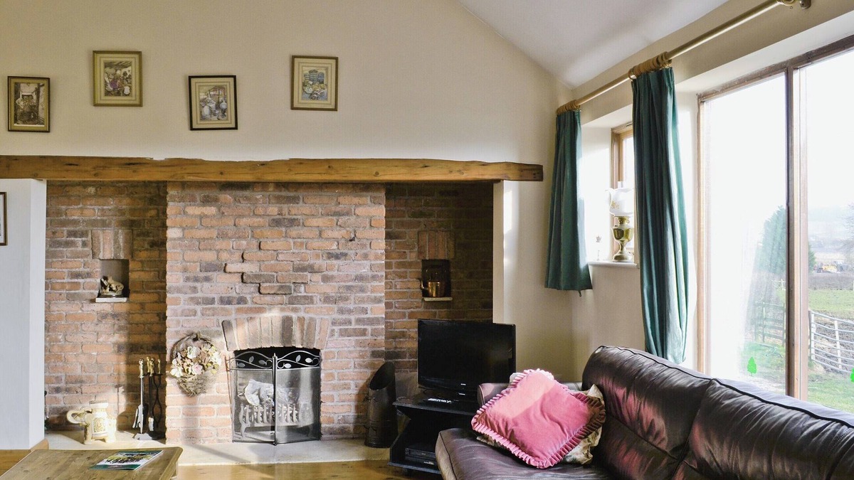Burythorpe Cottage | Ground Floor: nLiving room: TV, Open FirenDining room.