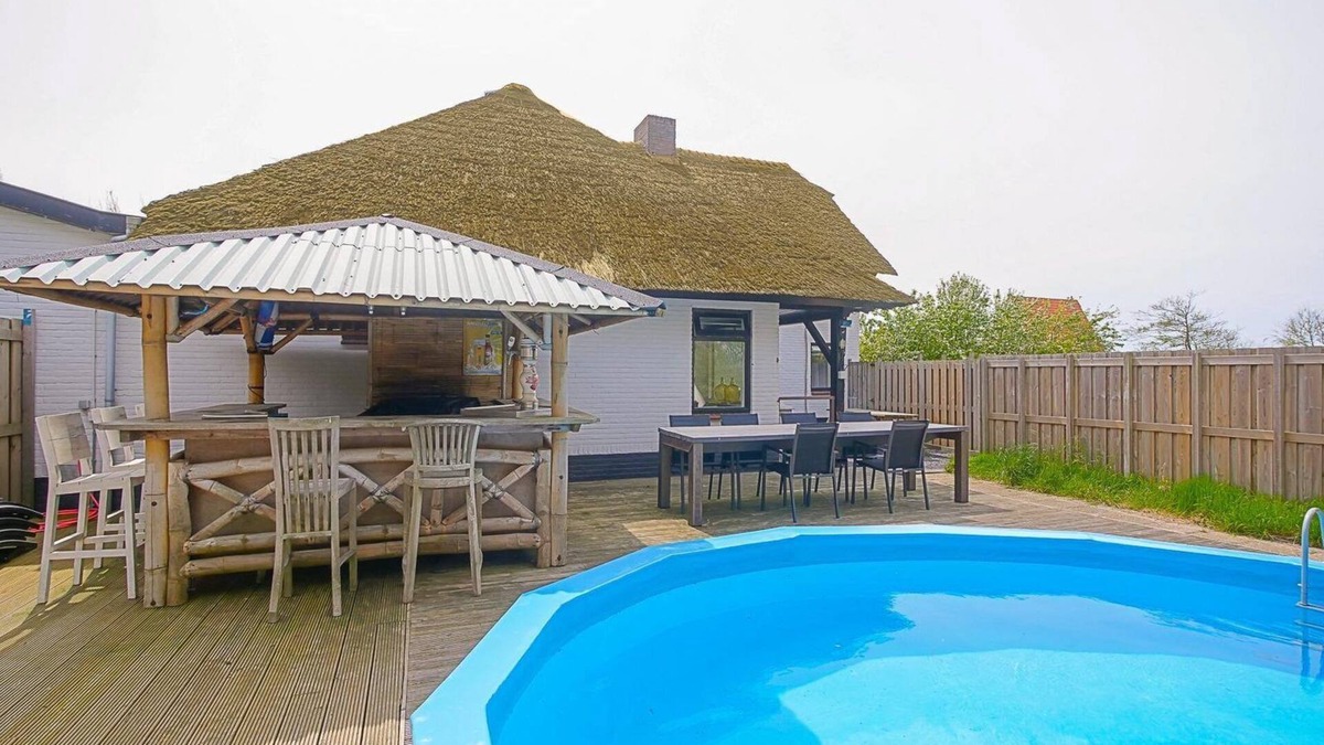 Municipality of Den Helder House | Group accommodation Villa Pakhuys: Cozy and spacious accommodation with private pool in Julianadorp aan Zee