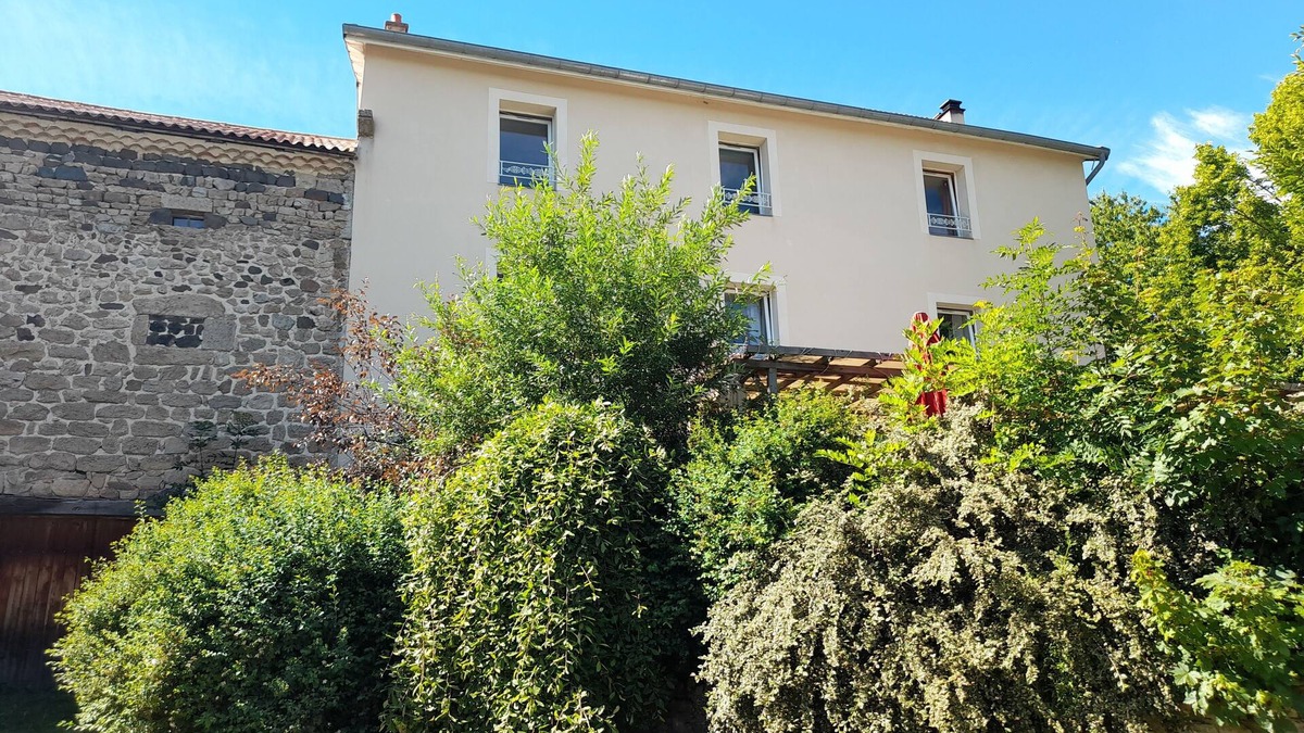 Saint-Christophe-dʼAllier House | Group gite in the heart of nature