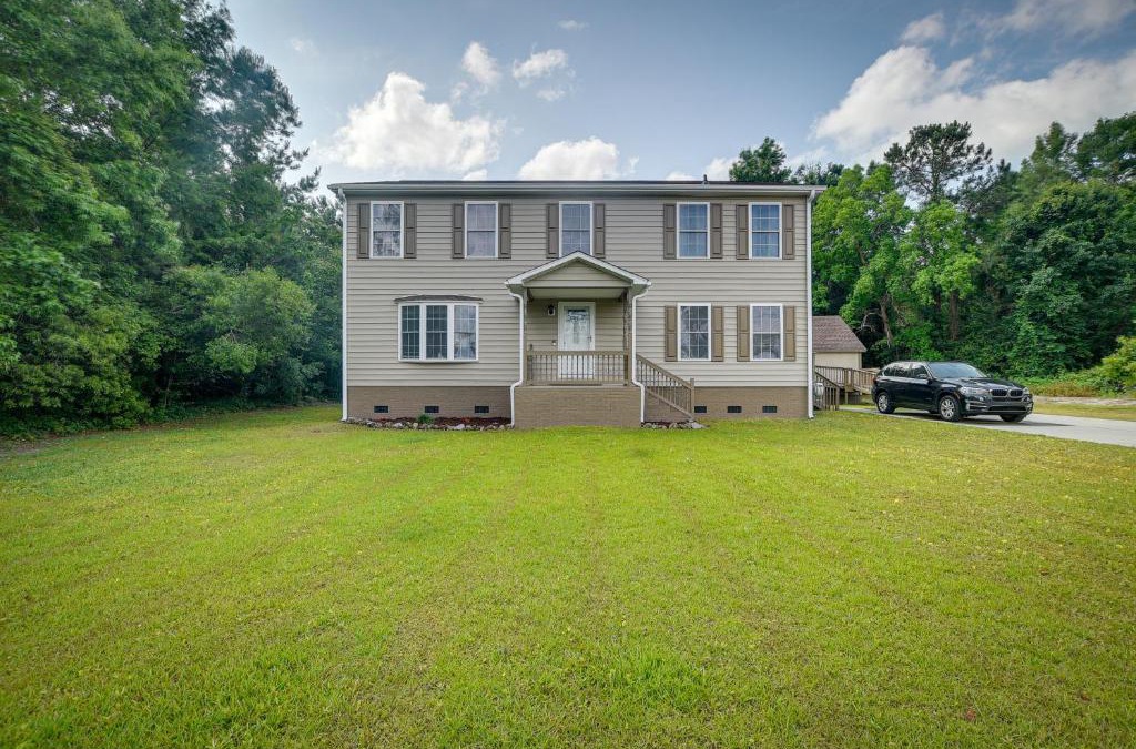 Socastee House | Group-Friendly Myrtle Beach House with Deck