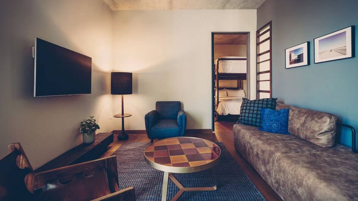 Bouldin Hotel | Group-Friendly Suite in South Congress Hotel, Austin