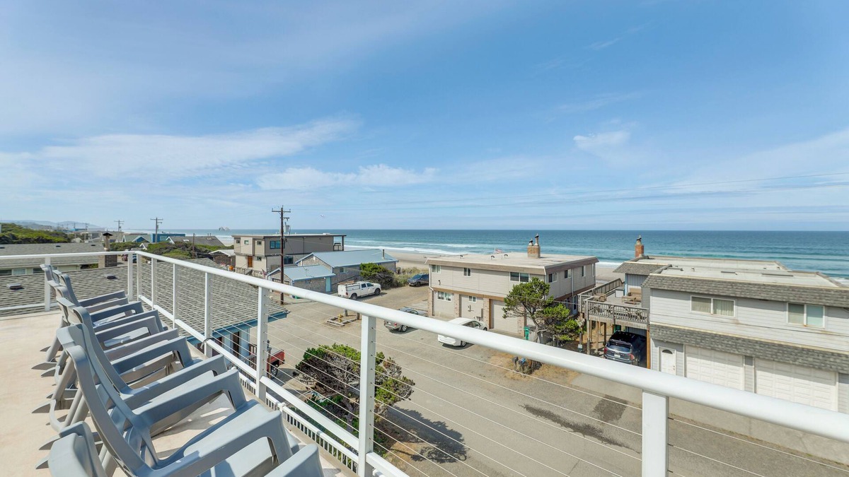 Rockaway Beach House | Group Friendly! Rockaway Beach Oasis w/Game Room